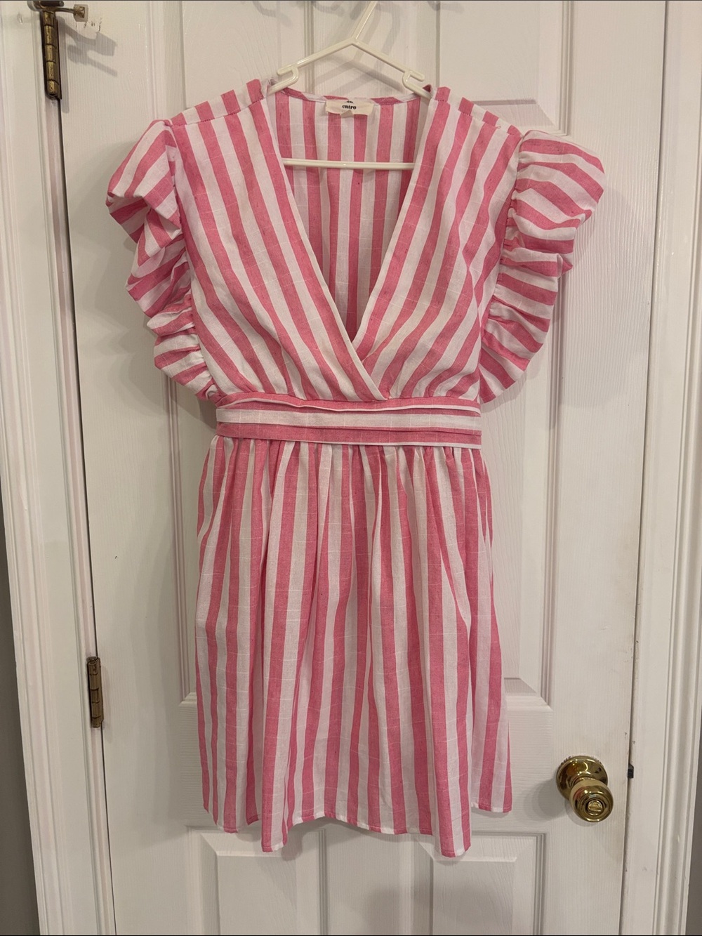 ENTRO V‑Neck Ruffle Sleeve Dress